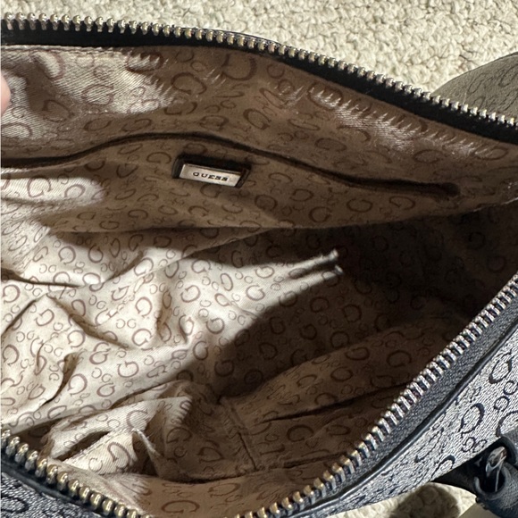 Guess Purse - Picture 6 of 6